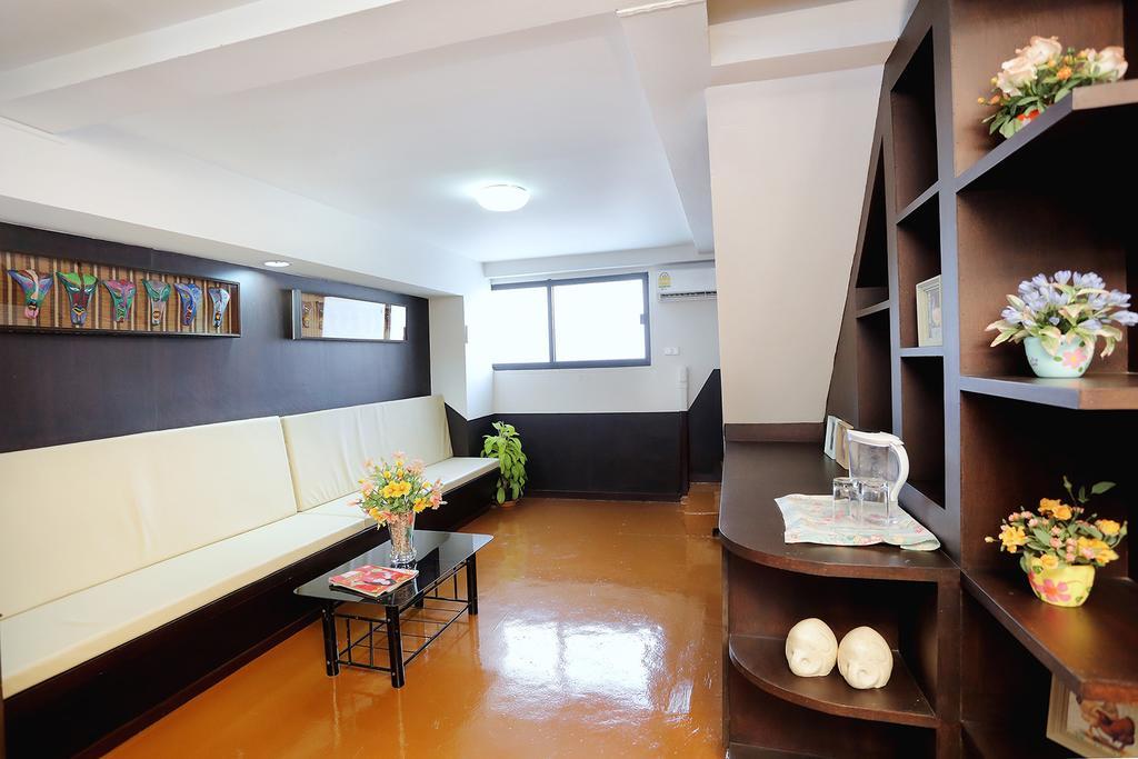 בנגקוק Baan Namtarn Guest House חדר תמונה